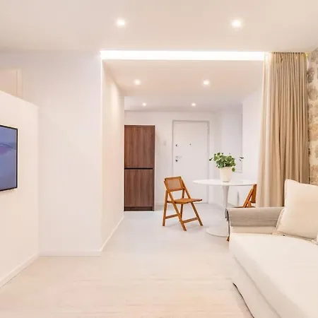 Apartment Ray