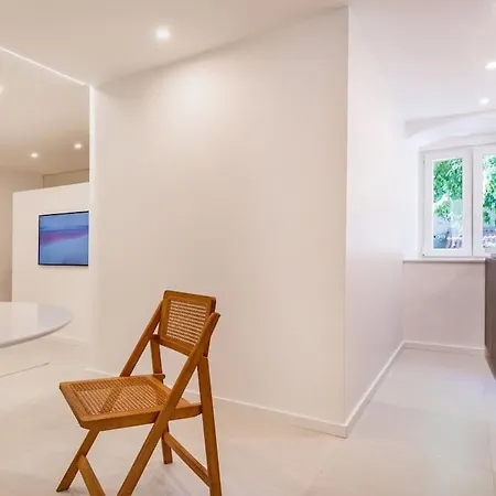 Ray Apartment *